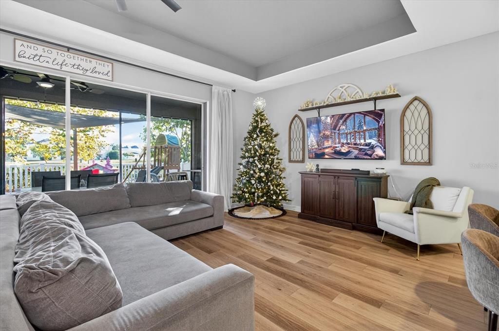 For Sale: $425,000 (3 beds, 2 baths, 1842 Square Feet)