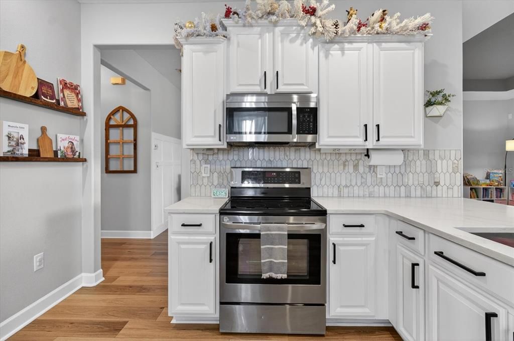 For Sale: $425,000 (3 beds, 2 baths, 1842 Square Feet)