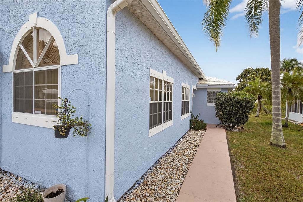 En Venta: $275,000 (3 camas, 2 baños, 1065 Pies cuadrados)