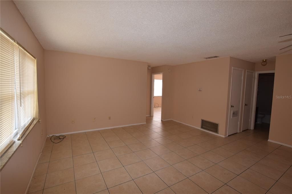 出租: $1,500 (2 贝兹, 2 浴室, 930 平方英尺)