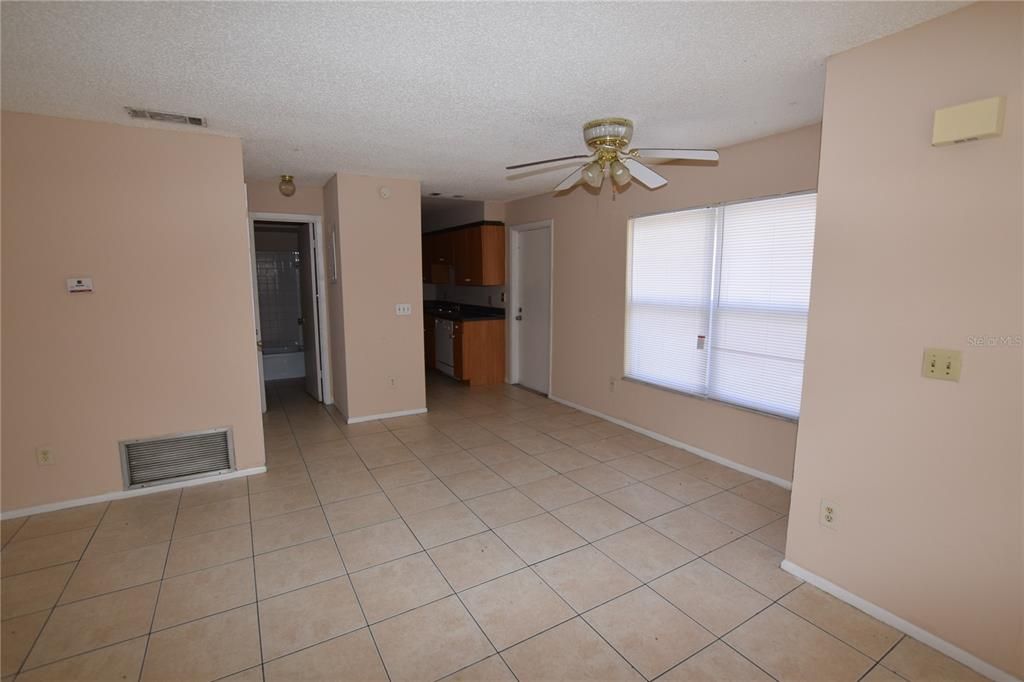 出租: $1,500 (2 贝兹, 2 浴室, 930 平方英尺)