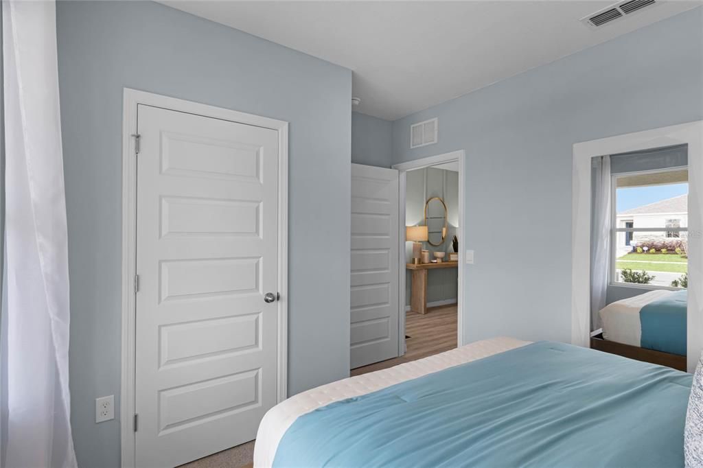 Activo con contrato: $423,490 (5 camas, 3 baños, 2077 Pies cuadrados)