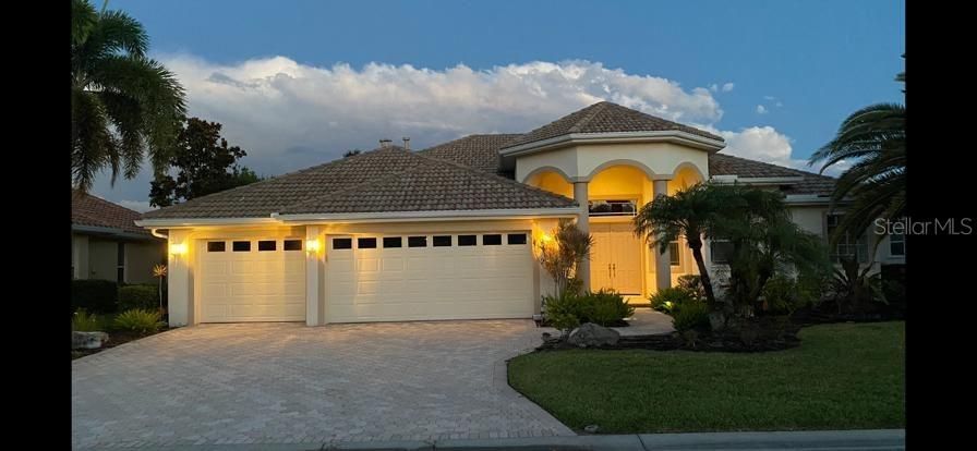 For Rent: $4,195 (4 beds, 3 baths, 3014 Square Feet)