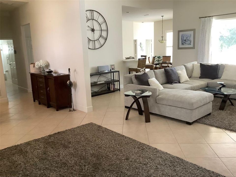 For Rent: $4,195 (4 beds, 3 baths, 3014 Square Feet)