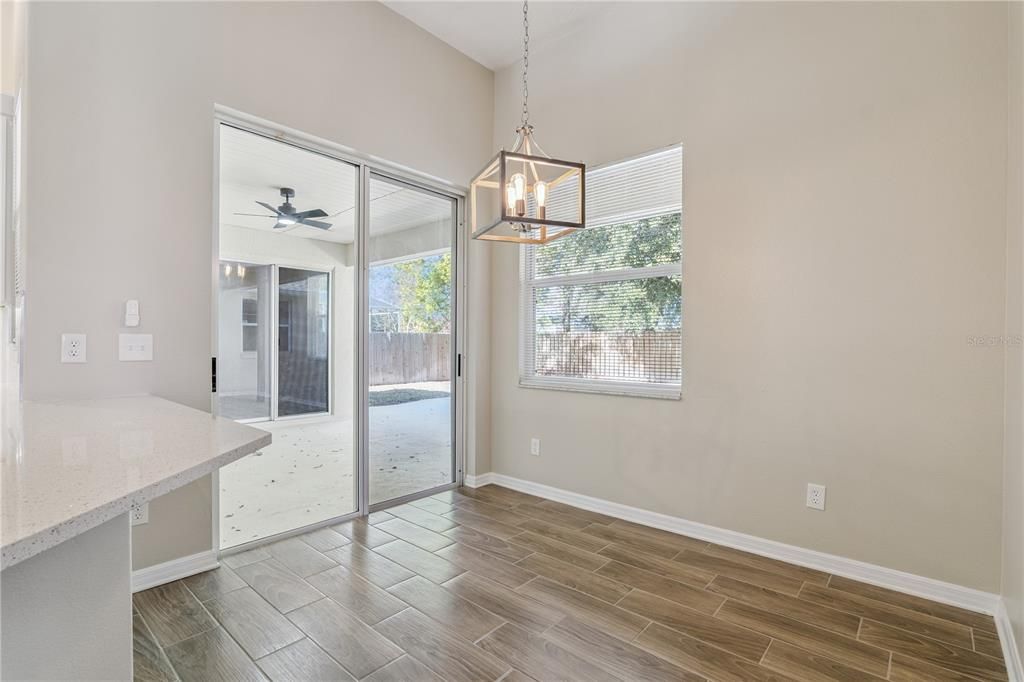 En Venta: $580,000 (4 camas, 2 baños, 2227 Pies cuadrados)