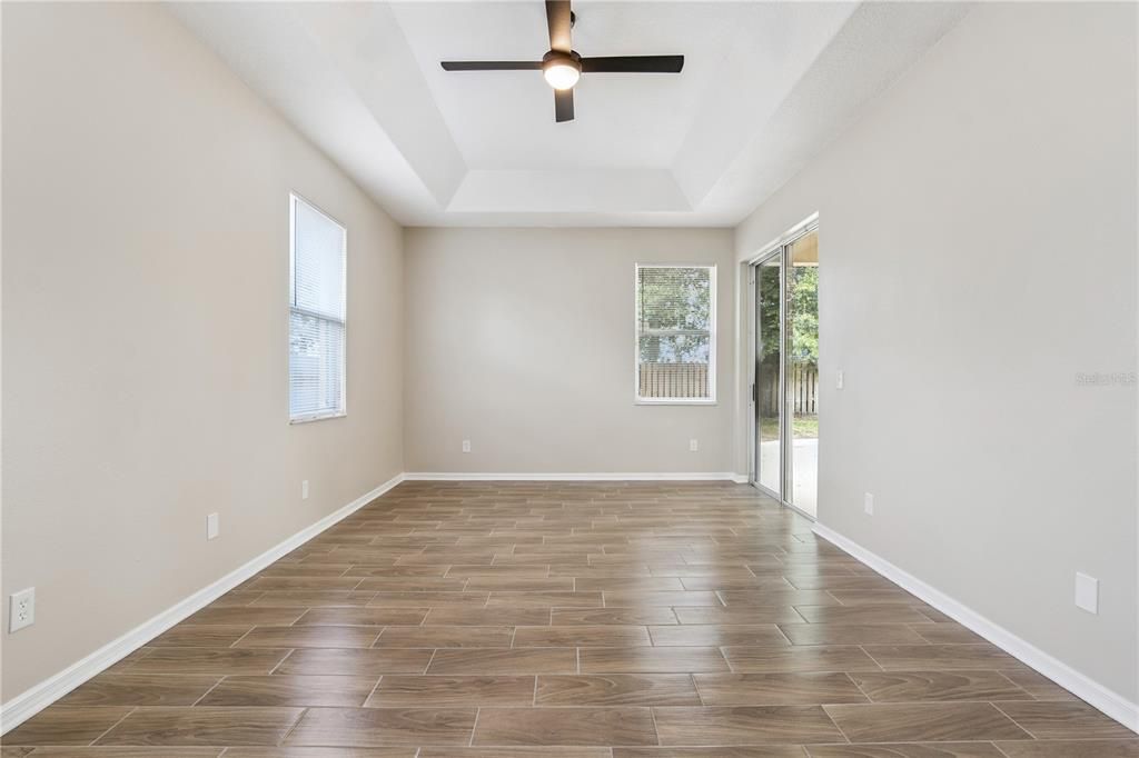 En Venta: $580,000 (4 camas, 2 baños, 2227 Pies cuadrados)