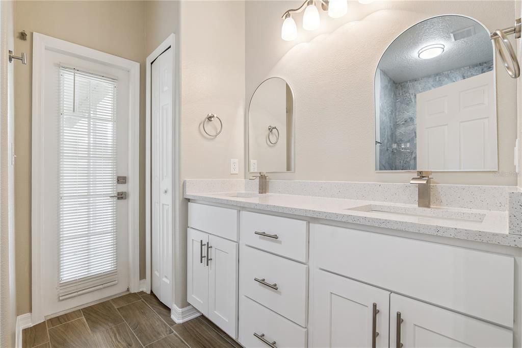 En Venta: $580,000 (4 camas, 2 baños, 2227 Pies cuadrados)