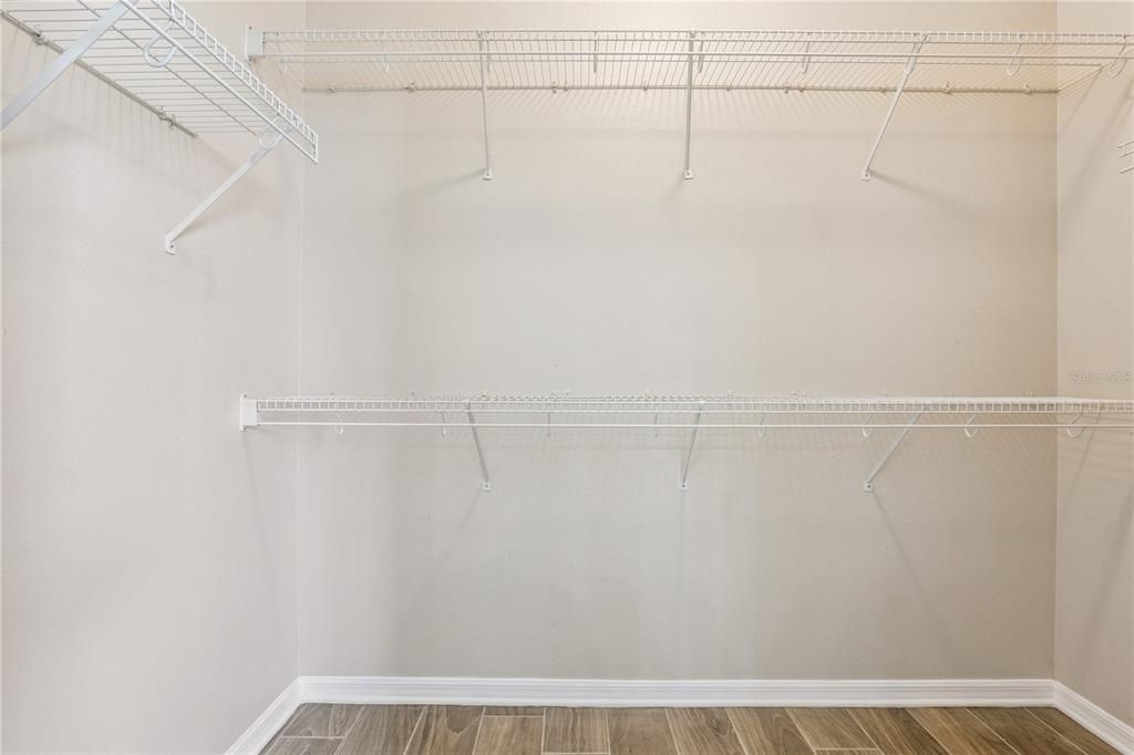 En Venta: $580,000 (4 camas, 2 baños, 2227 Pies cuadrados)