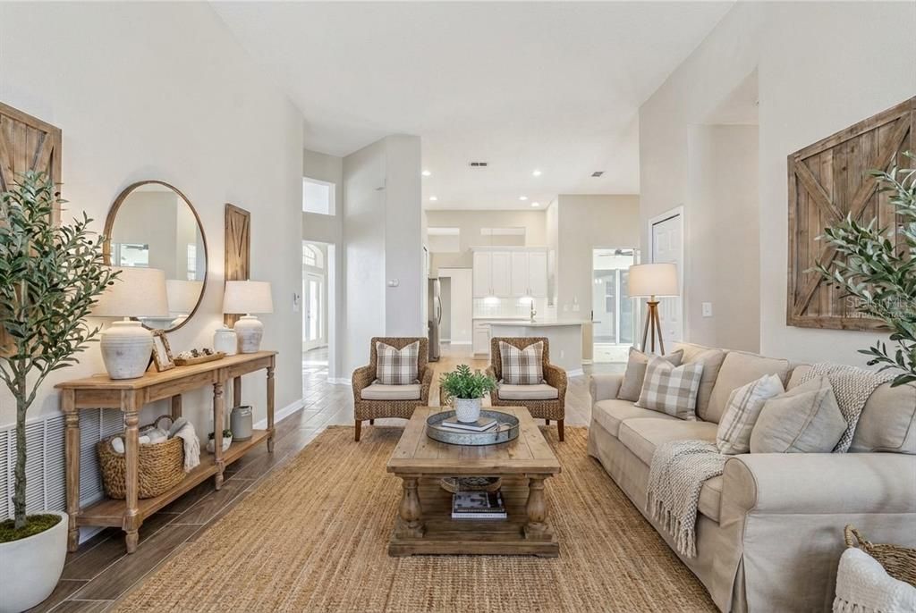 En Venta: $580,000 (4 camas, 2 baños, 2227 Pies cuadrados)