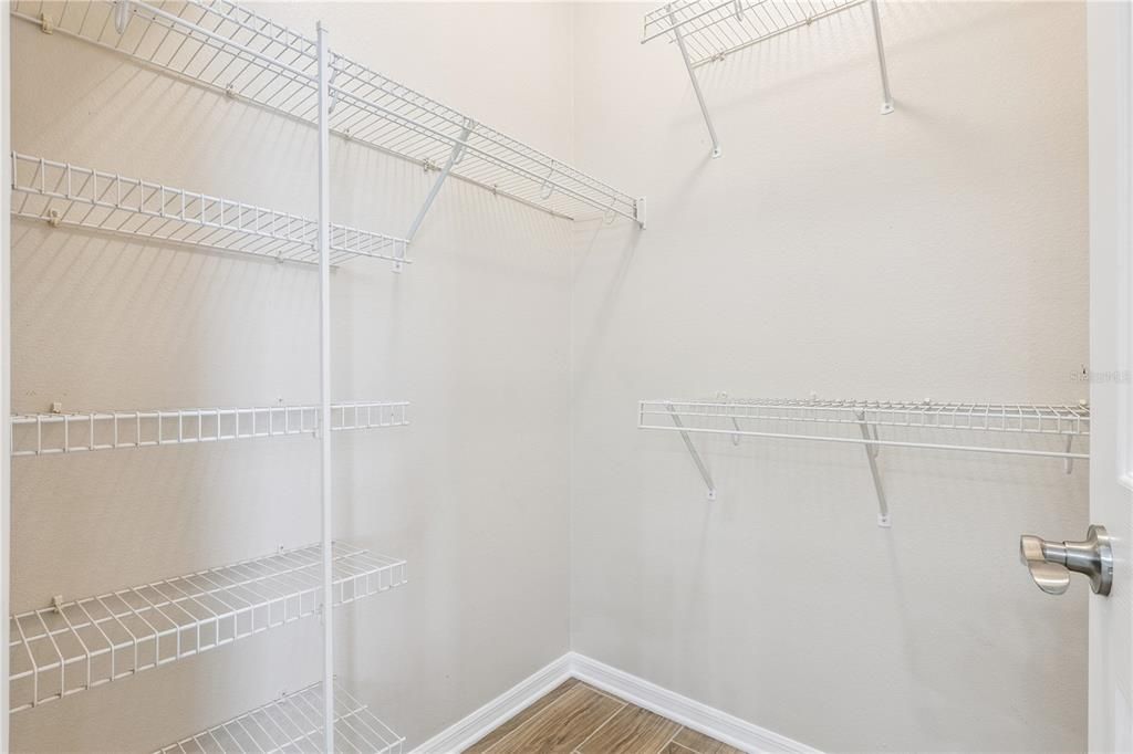 En Venta: $580,000 (4 camas, 2 baños, 2227 Pies cuadrados)