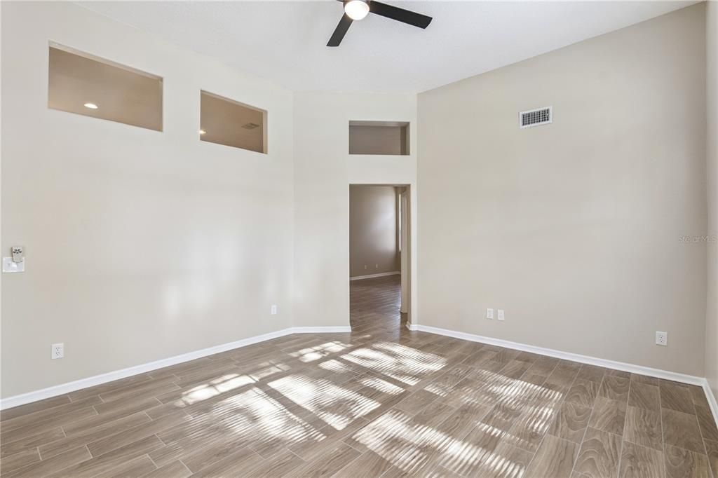 En Venta: $580,000 (4 camas, 2 baños, 2227 Pies cuadrados)