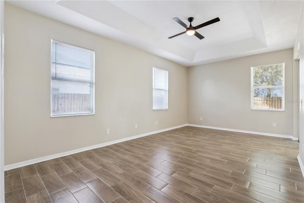 En Venta: $580,000 (4 camas, 2 baños, 2227 Pies cuadrados)