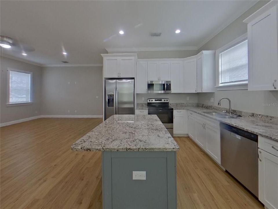 For Rent: $2,419 (3 beds, 2 baths, 1530 Square Feet)