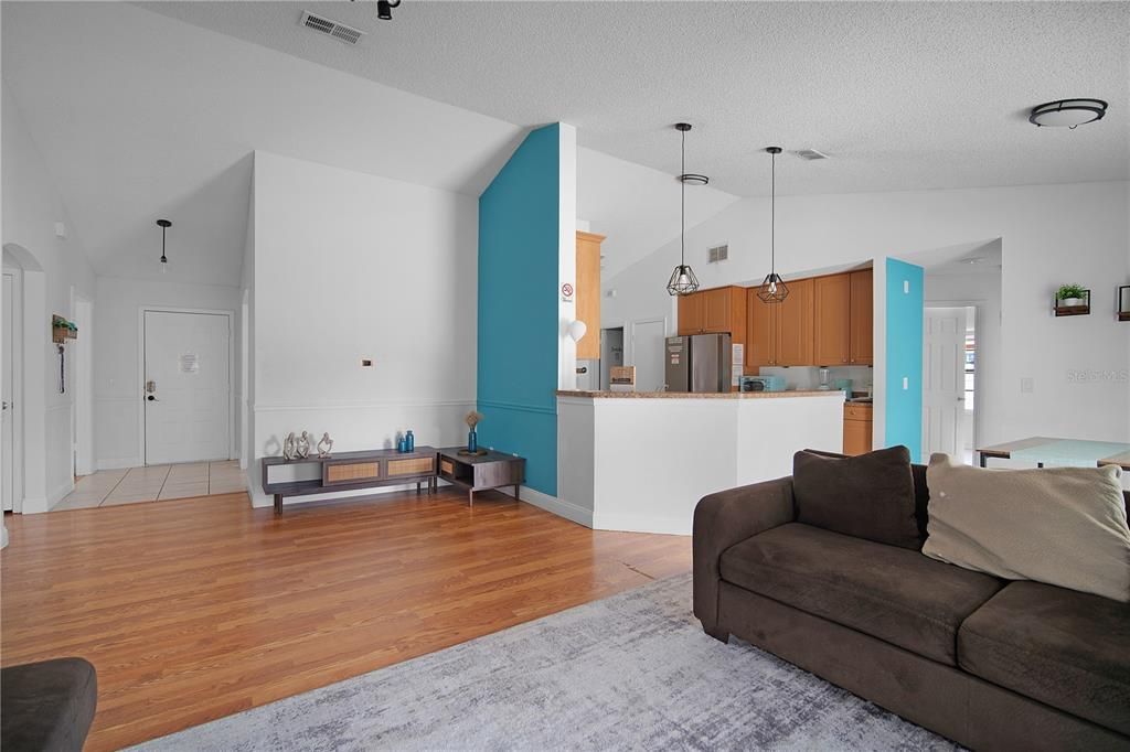 For Sale: $434,990 (5 beds, 2 baths, 1999 Square Feet)