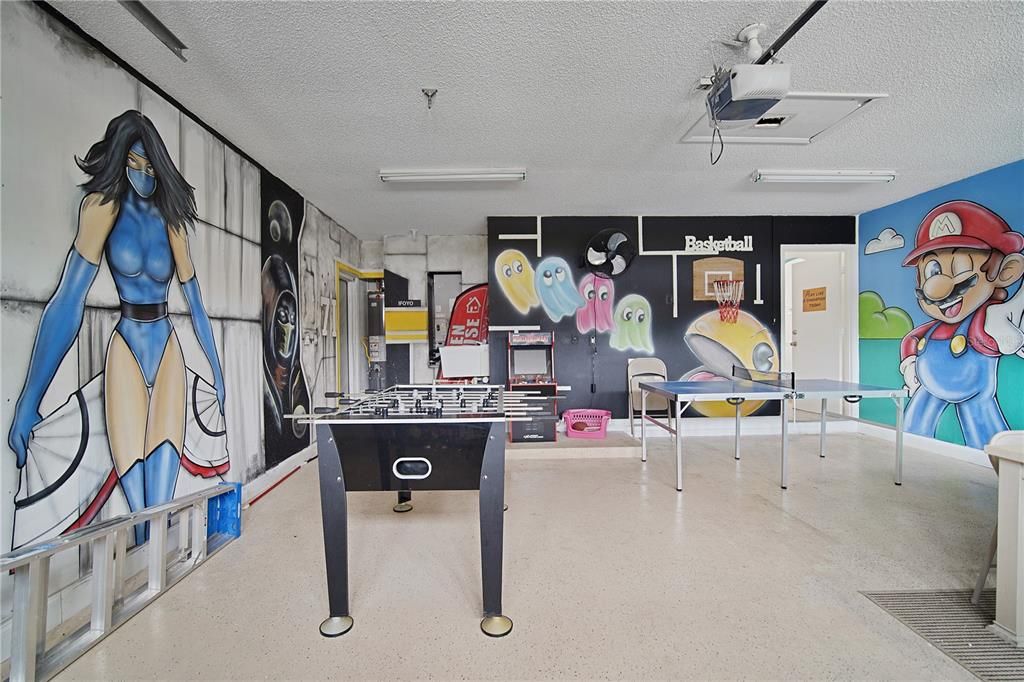 For Sale: $434,990 (5 beds, 2 baths, 1999 Square Feet)