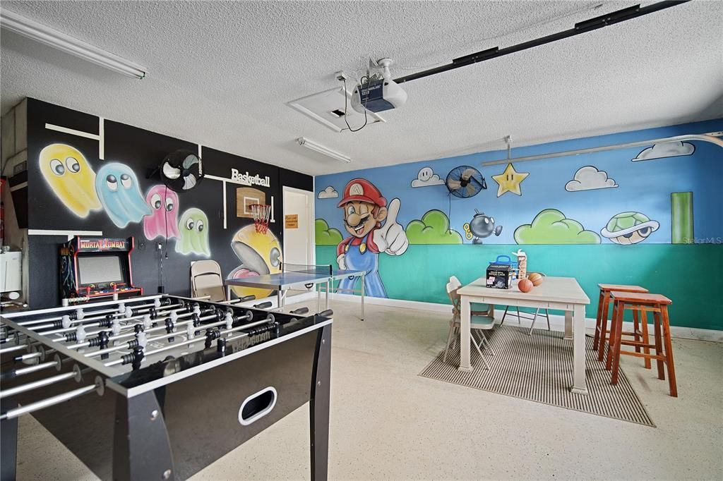 For Sale: $434,990 (5 beds, 2 baths, 1999 Square Feet)