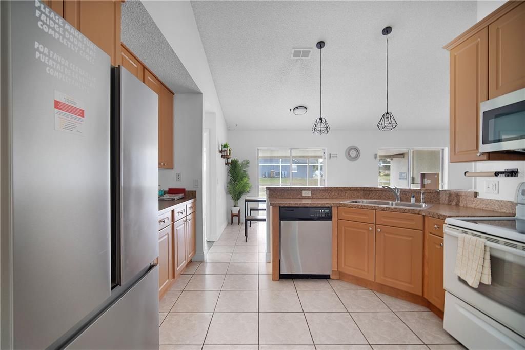 For Sale: $434,990 (5 beds, 2 baths, 1999 Square Feet)