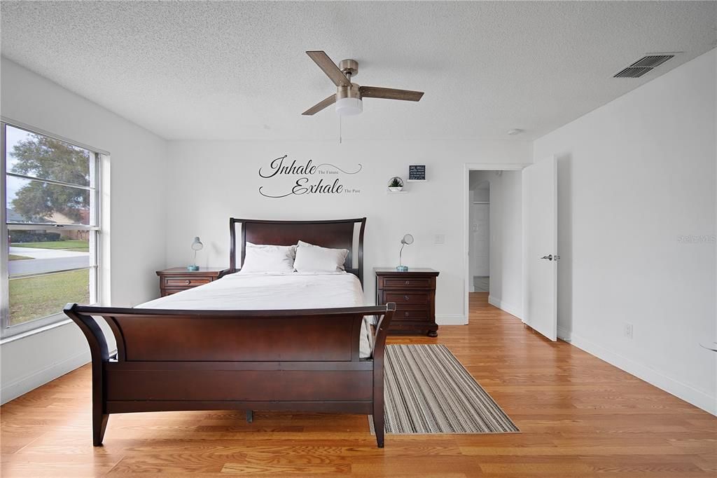 For Sale: $434,990 (5 beds, 2 baths, 1999 Square Feet)