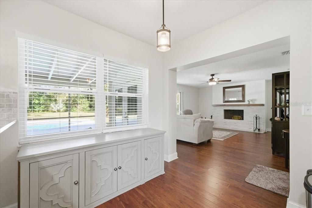 En Venta: $585,500 (4 camas, 2 baños, 2178 Pies cuadrados)