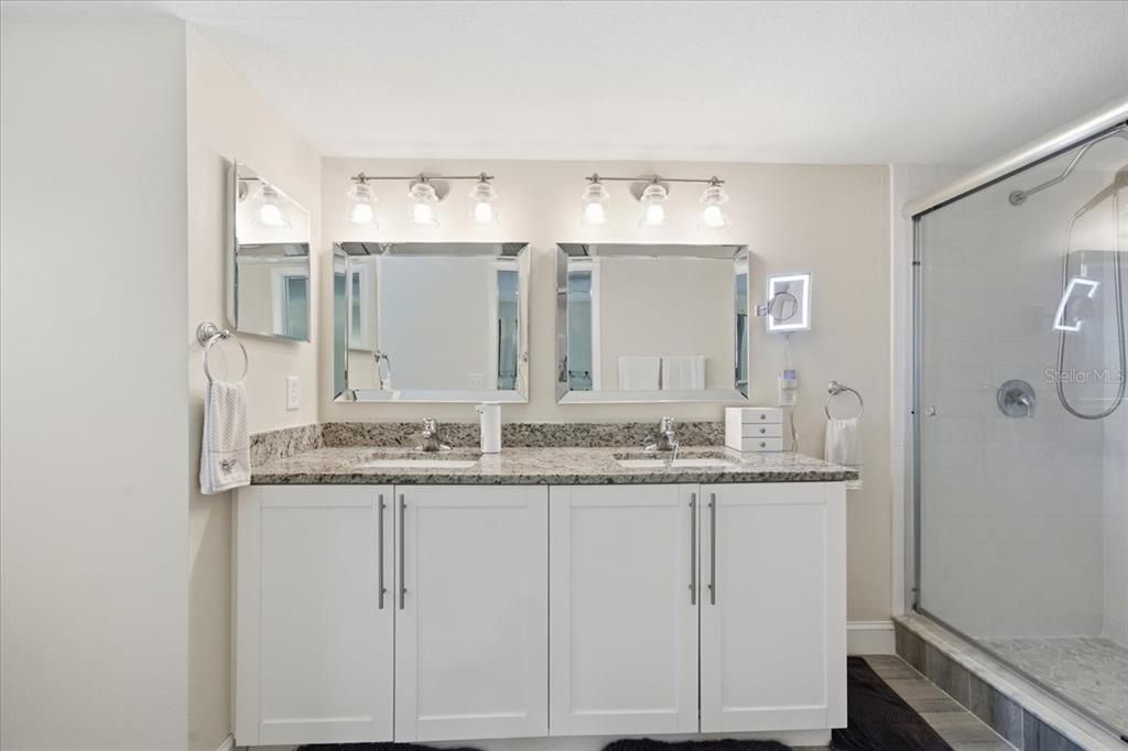 En Venta: $585,500 (4 camas, 2 baños, 2178 Pies cuadrados)