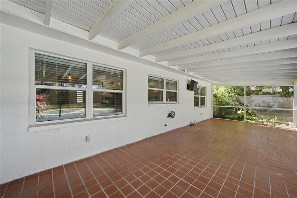 En Venta: $585,500 (4 camas, 2 baños, 2178 Pies cuadrados)