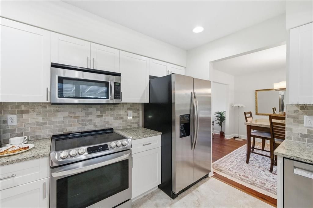 En Venta: $585,500 (4 camas, 2 baños, 2178 Pies cuadrados)