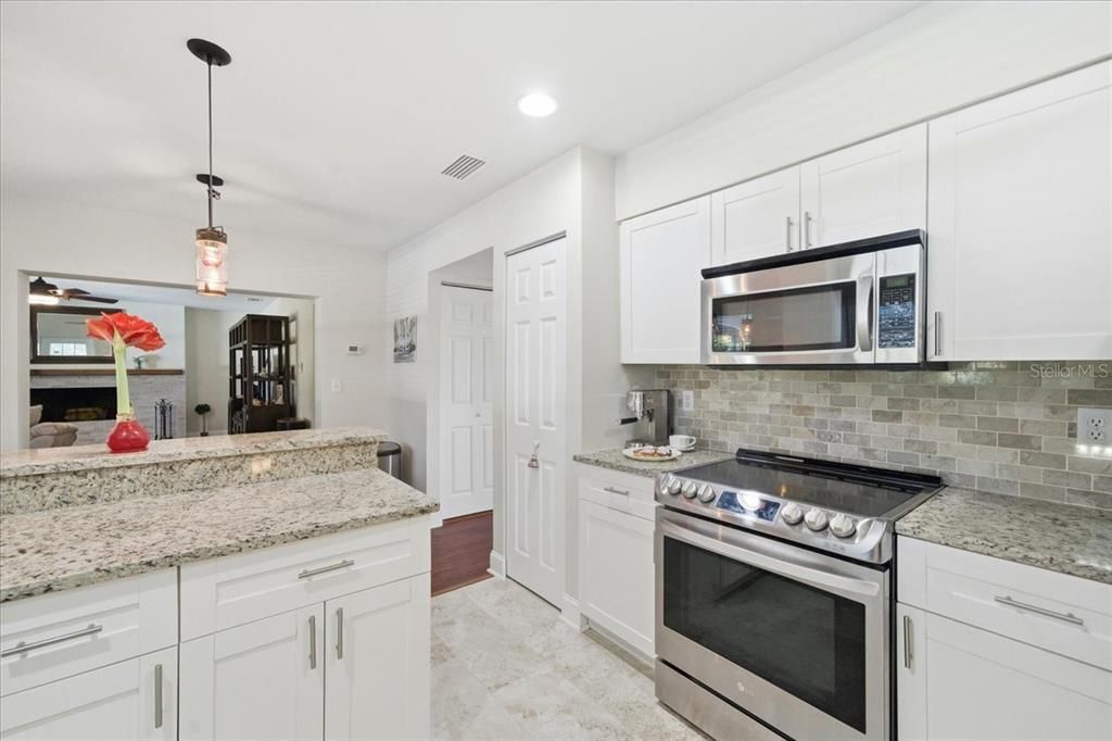 En Venta: $585,500 (4 camas, 2 baños, 2178 Pies cuadrados)