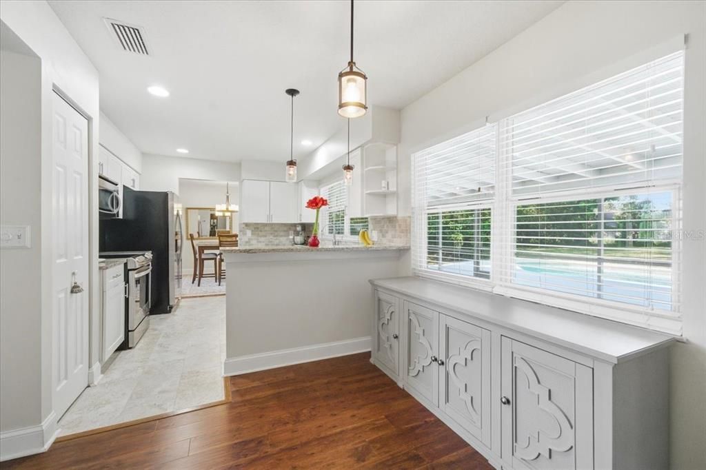 En Venta: $585,500 (4 camas, 2 baños, 2178 Pies cuadrados)