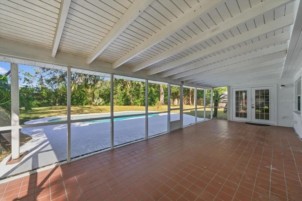 En Venta: $585,500 (4 camas, 2 baños, 2178 Pies cuadrados)