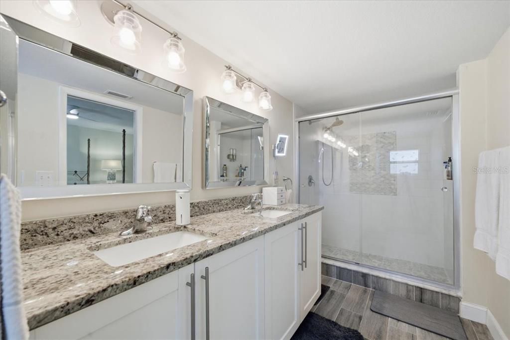 En Venta: $585,500 (4 camas, 2 baños, 2178 Pies cuadrados)