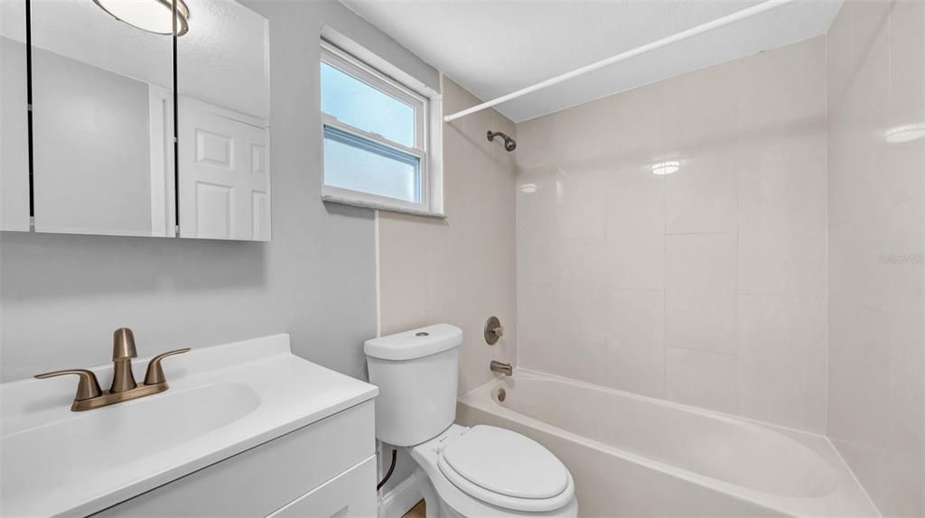 待售: $109,999 (0 贝兹, 1 浴室, 360 平方英尺)