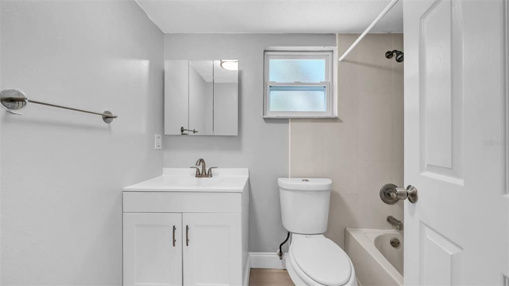 待售: $109,999 (0 贝兹, 1 浴室, 360 平方英尺)