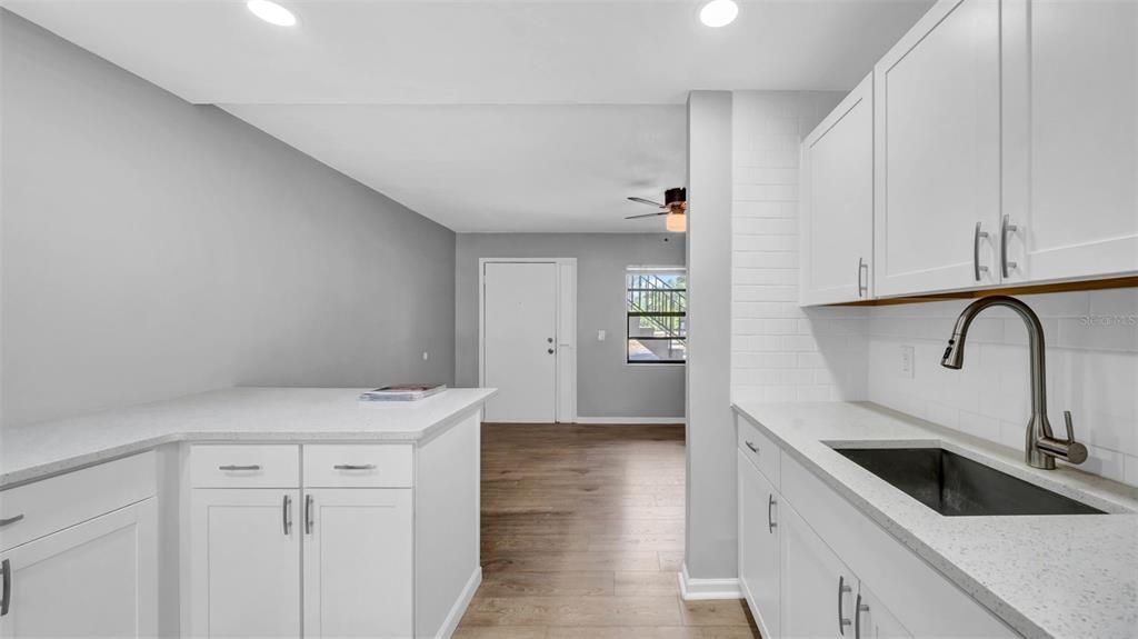 待售: $109,999 (0 贝兹, 1 浴室, 360 平方英尺)