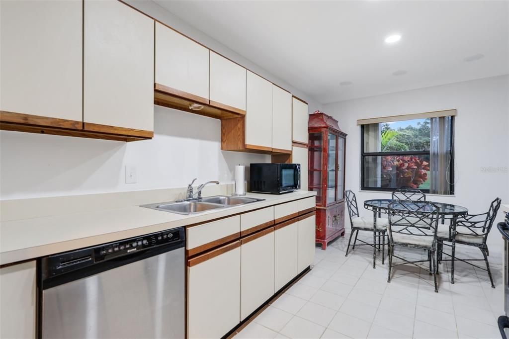 En Venta: $549,900 (3 camas, 2 baños, 1480 Pies cuadrados)