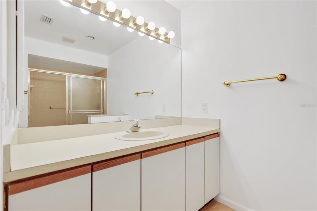 En Venta: $549,900 (3 camas, 2 baños, 1480 Pies cuadrados)