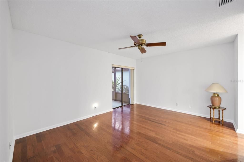 En Venta: $549,900 (3 camas, 2 baños, 1480 Pies cuadrados)