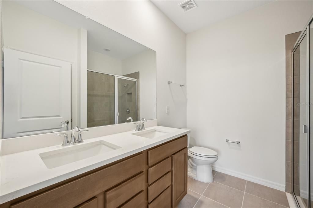 В аренду: $2,500 (3 спален, 2 ванн, 1564 Квадратных фут)