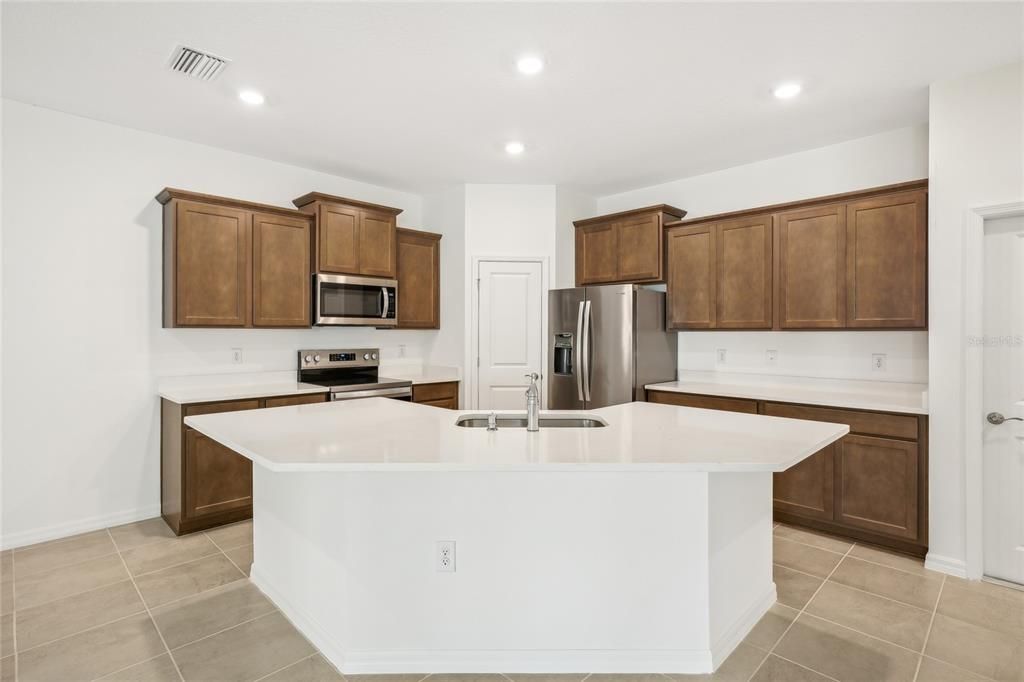 В аренду: $2,500 (3 спален, 2 ванн, 1564 Квадратных фут)