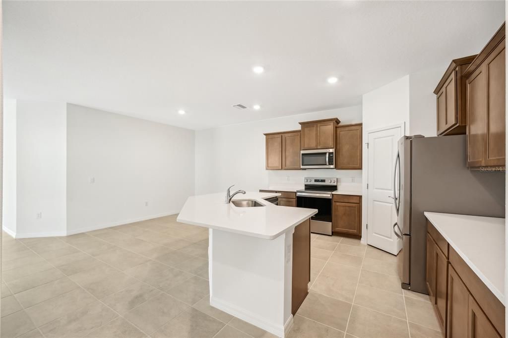 В аренду: $2,500 (3 спален, 2 ванн, 1564 Квадратных фут)