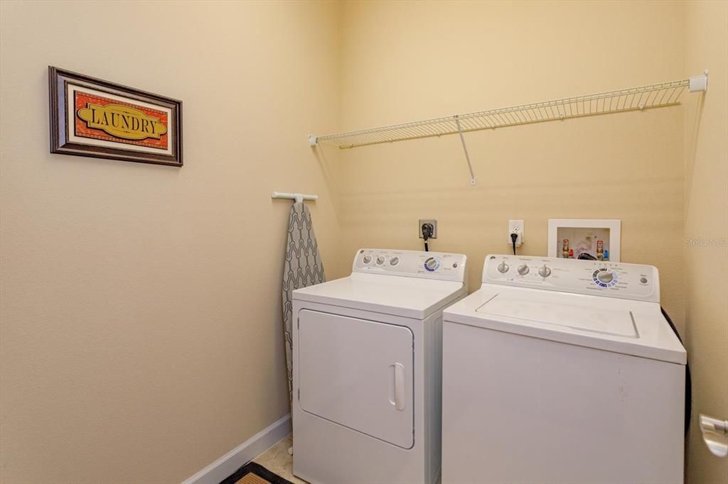 En Venta: $489,000 (3 camas, 2 baños, 1976 Pies cuadrados)