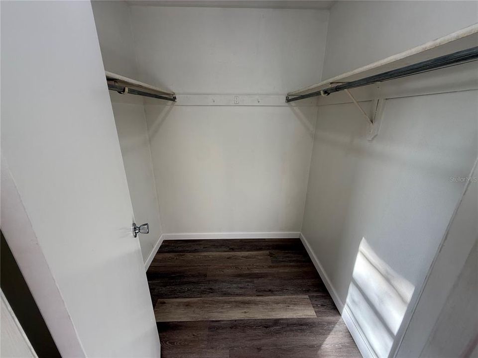 В аренду: $1,800 (2 спален, 1 ванн, 924 Квадратных фут)