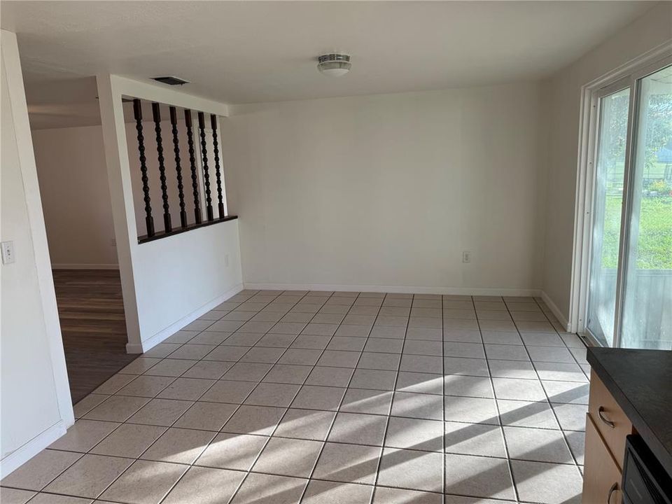 В аренду: $1,800 (2 спален, 1 ванн, 924 Квадратных фут)