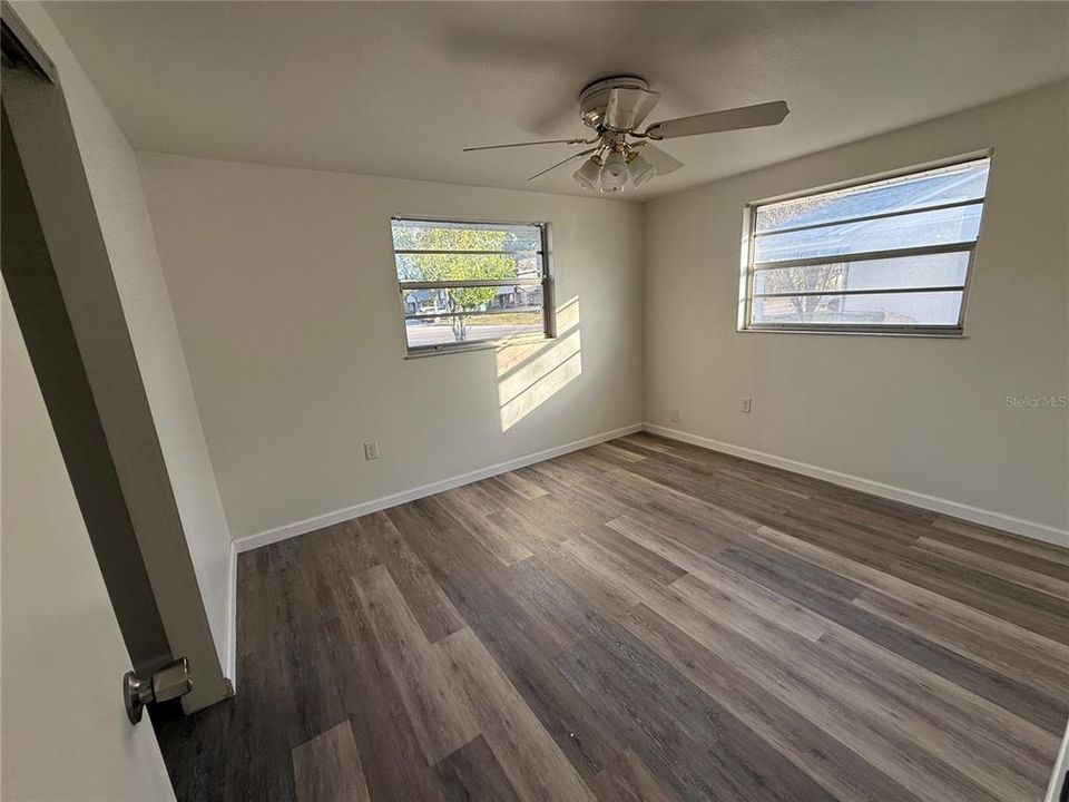 В аренду: $1,800 (2 спален, 1 ванн, 924 Квадратных фут)