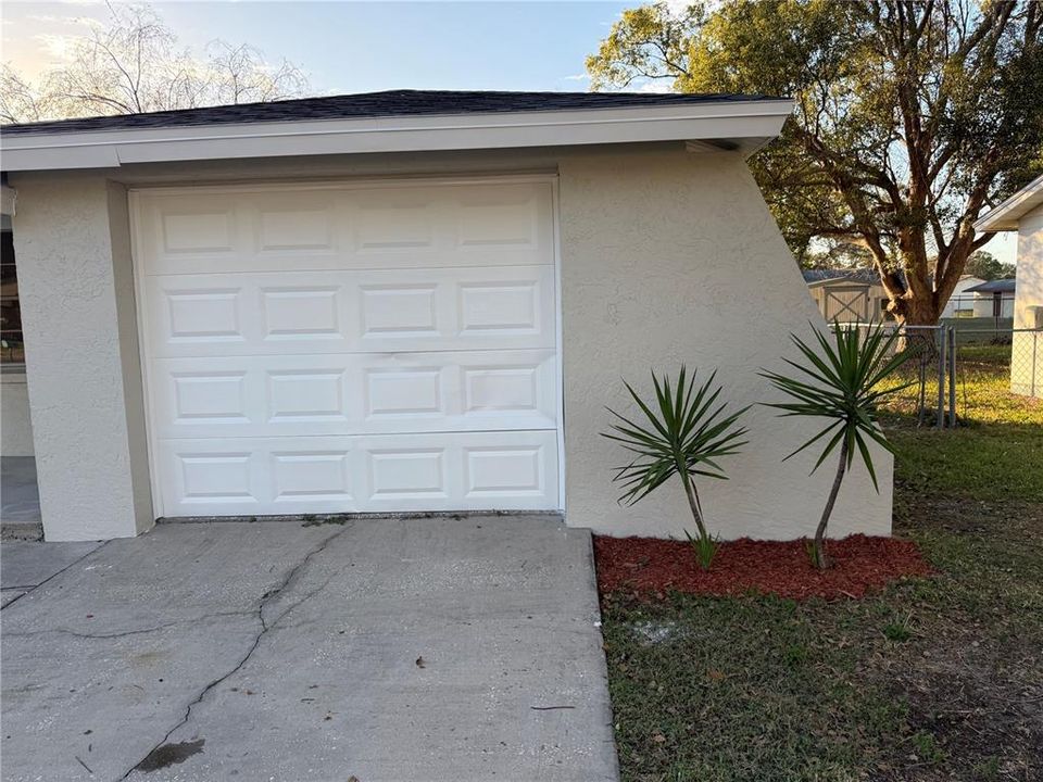 В аренду: $1,800 (2 спален, 1 ванн, 924 Квадратных фут)