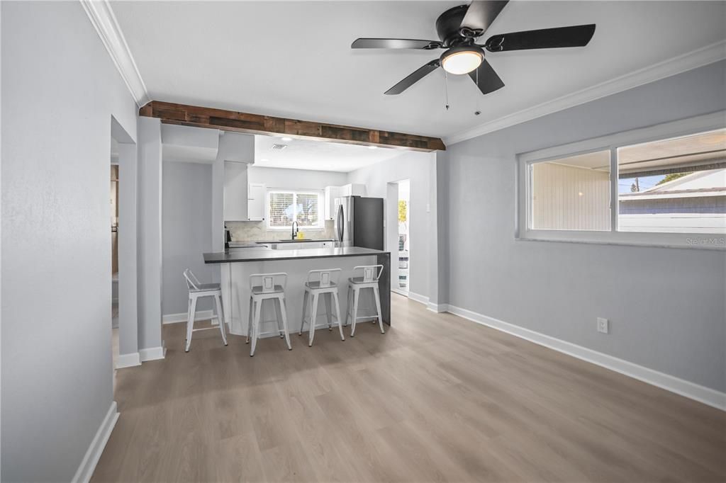 В аренду: $2,000 (2 спален, 1 ванн, 894 Квадратных фут)