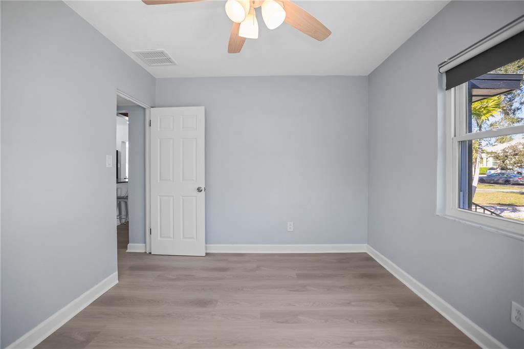 В аренду: $2,000 (2 спален, 1 ванн, 894 Квадратных фут)