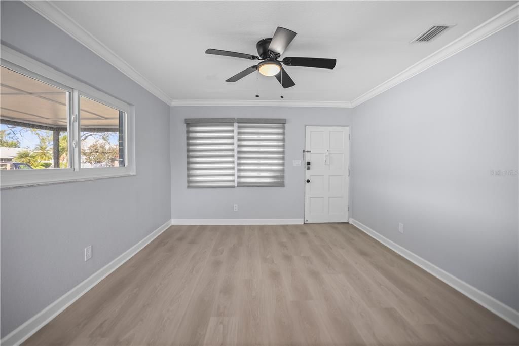 В аренду: $2,000 (2 спален, 1 ванн, 894 Квадратных фут)