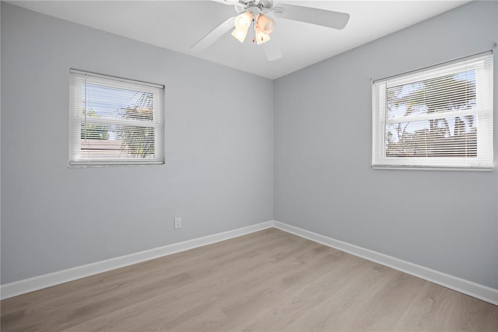 В аренду: $2,000 (2 спален, 1 ванн, 894 Квадратных фут)