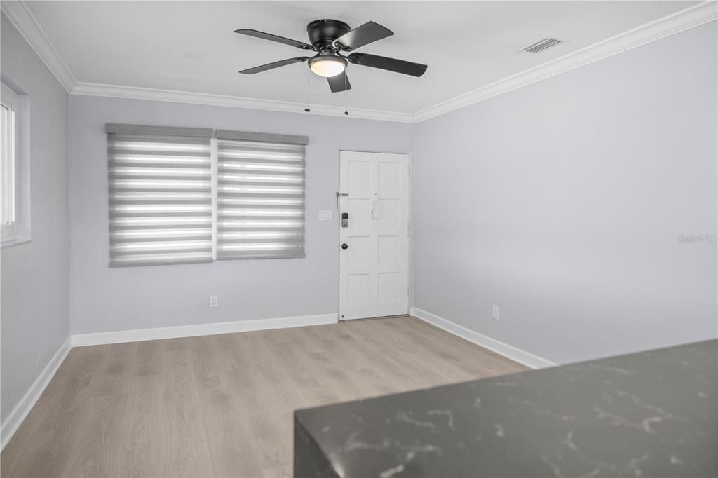 В аренду: $2,000 (2 спален, 1 ванн, 894 Квадратных фут)