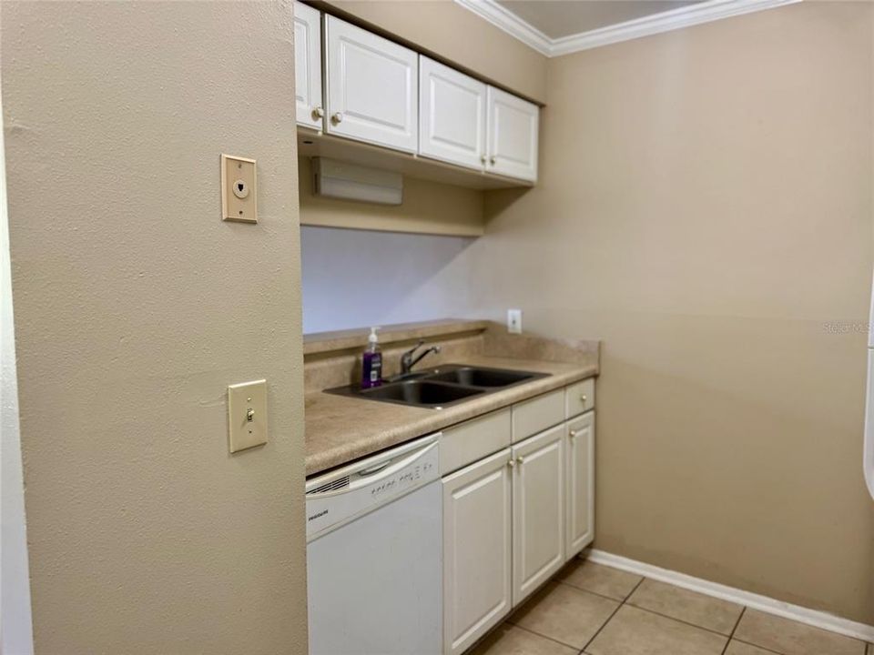 出租: $1,500 (2 贝兹, 2 浴室, 912 平方英尺)